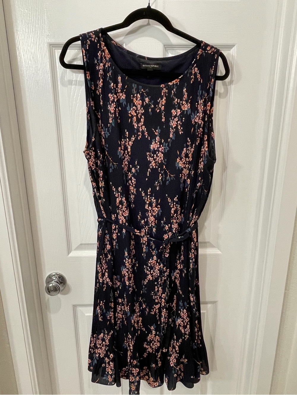 Banana Republic Navy Floral Tie-Waist Sleeveless Pleated Mini Dress